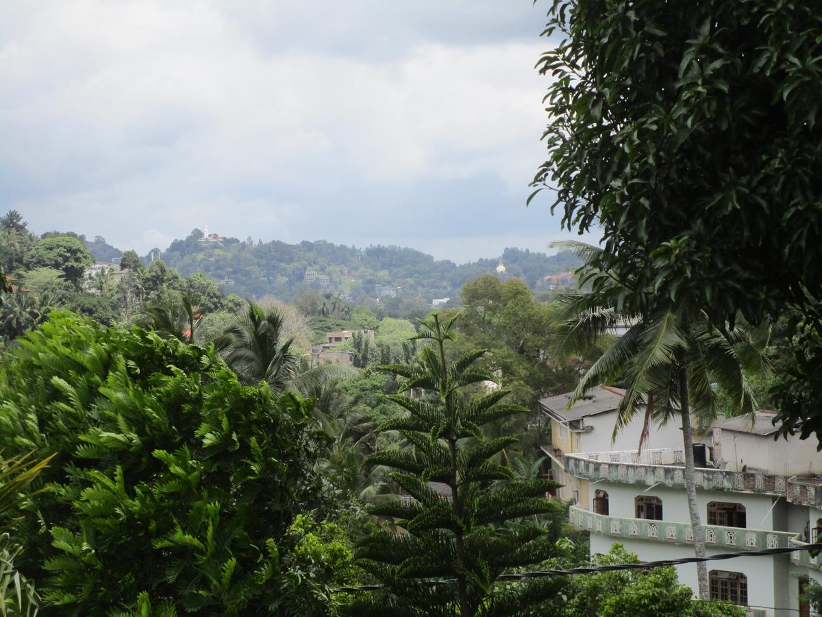 Cloud Inn Kandy Homestay エクステリア 写真